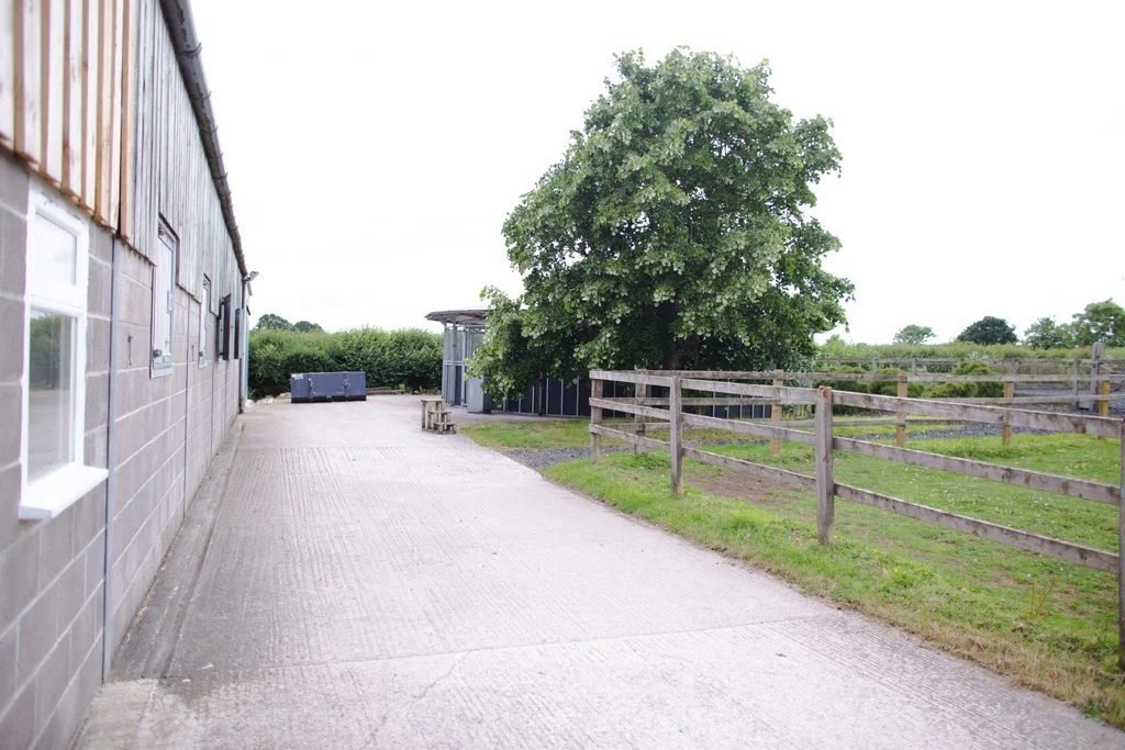 Gibbs Marsh Equine practice buildings